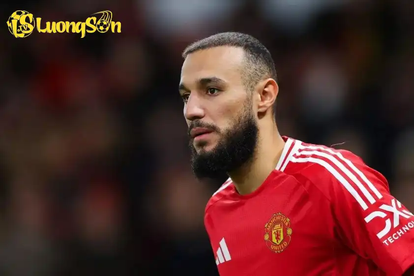 Sự trở lại của Mazraoui là rất quan trọng với đoàn quân của HLV Ruben Amorim